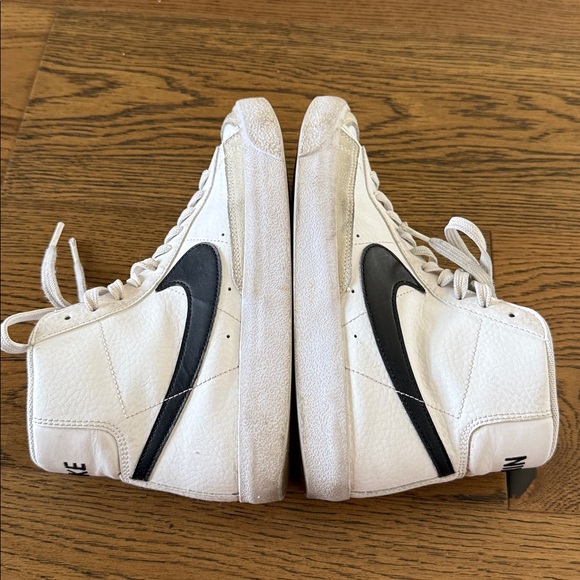 Nike Blazer Mid Sneakers big kid size 6Y - Picture 6 of 9